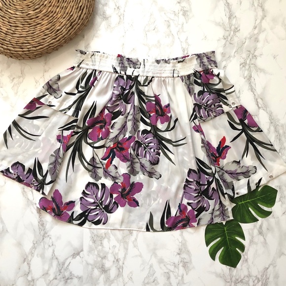 NWT❣️Jlo off the shoulders 100% polyester top - Picture 2 of 6